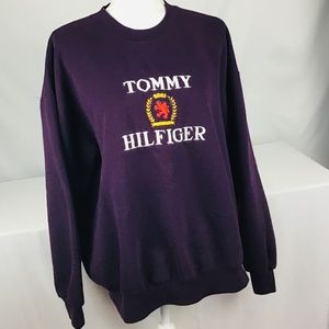 Vintage Tommy Hilfiger Logo sweatshirt. J88
